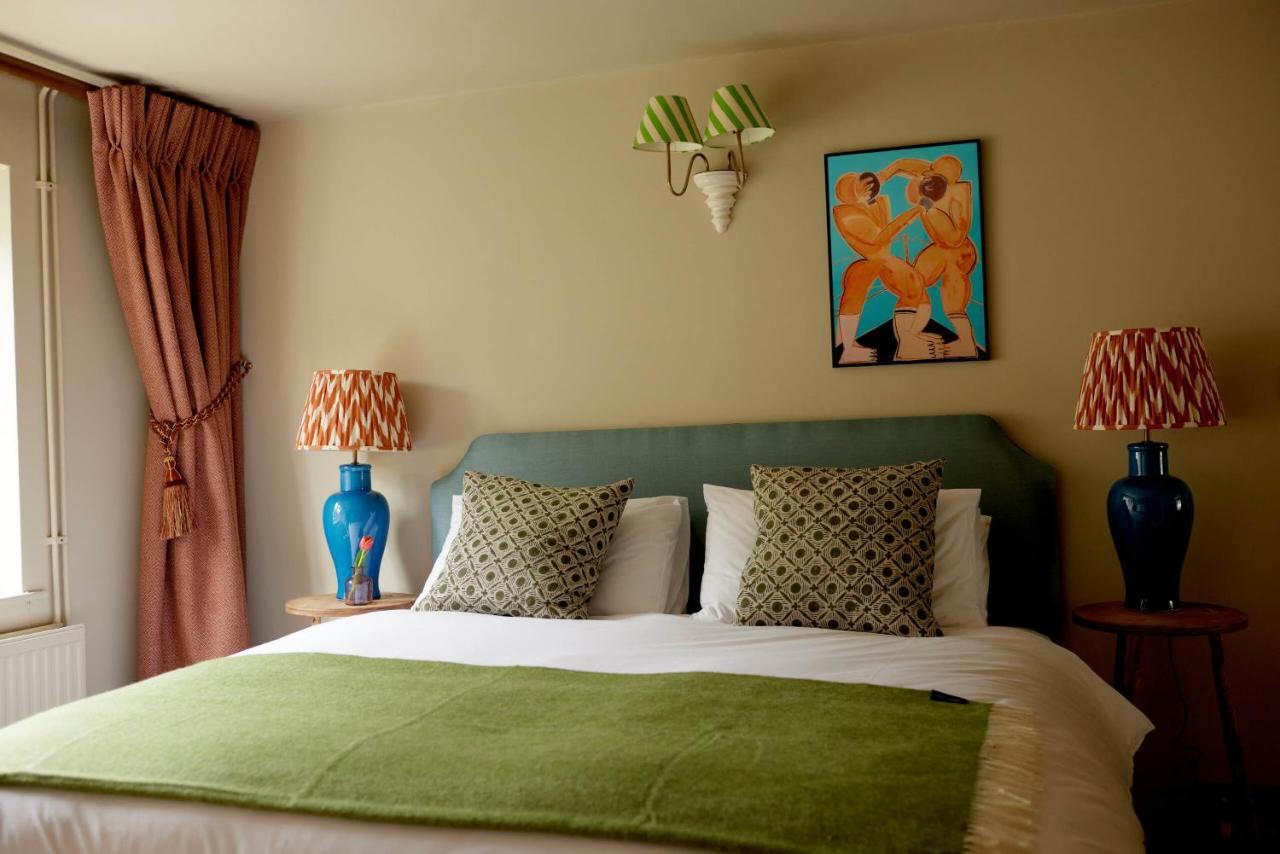 The Queen'S Head Broad Chalke Экстерьер фото