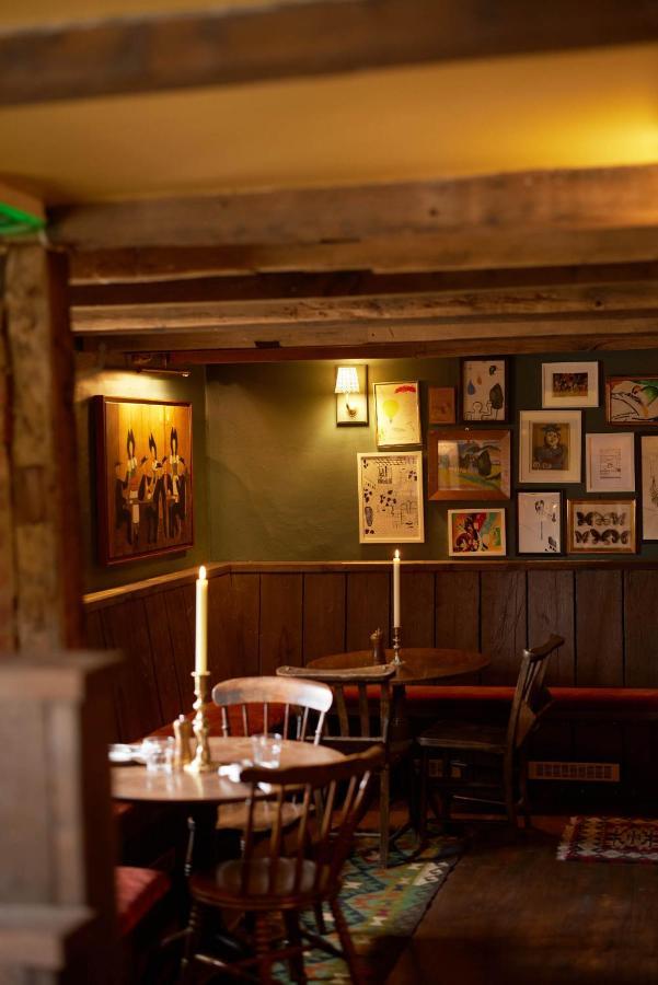 The Queen'S Head Broad Chalke Экстерьер фото